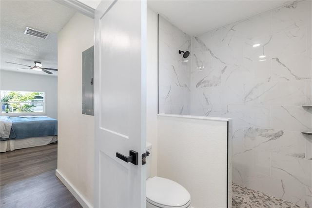 1201 SHERMAN AVENUE, Tavares, FL 32778