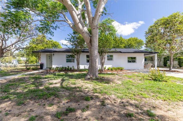 1201 SHERMAN AVENUE, Tavares, FL 32778