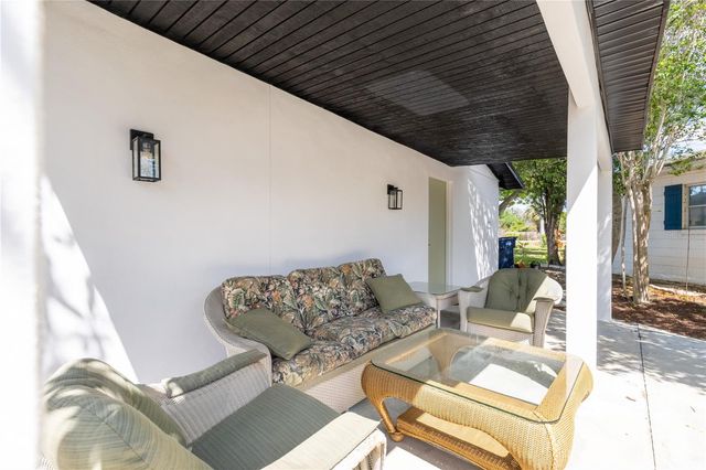 1201 SHERMAN AVENUE, Tavares, FL 32778