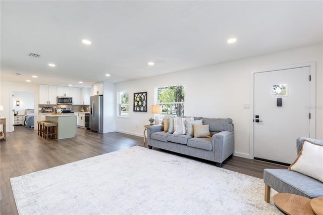 1201 SHERMAN AVENUE, Tavares, FL 32778