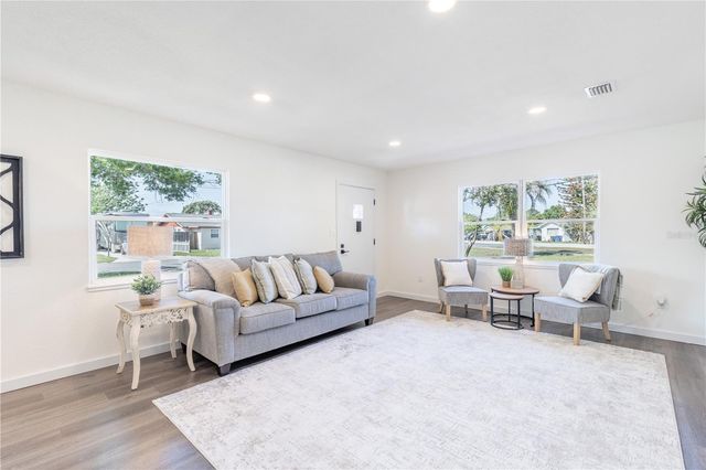 1201 SHERMAN AVENUE, Tavares, FL 32778