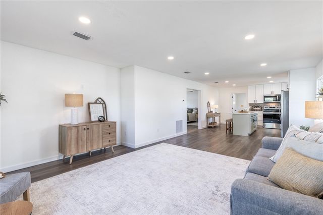 1201 SHERMAN AVENUE, Tavares, FL 32778