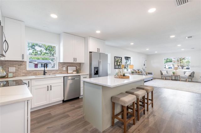 1201 SHERMAN AVENUE, Tavares, FL 32778