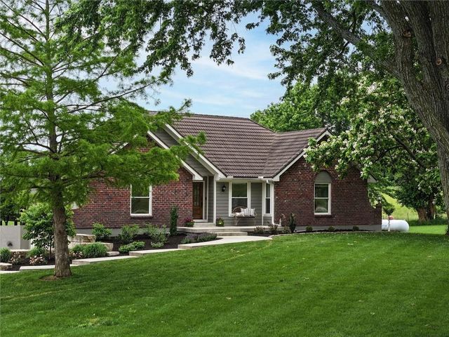 21385 NALL Avenue, Bucyrus, KS 66013