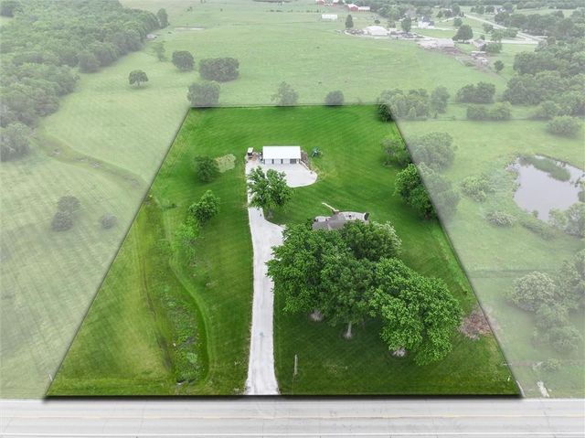 21385 NALL Avenue, Bucyrus, KS 66013