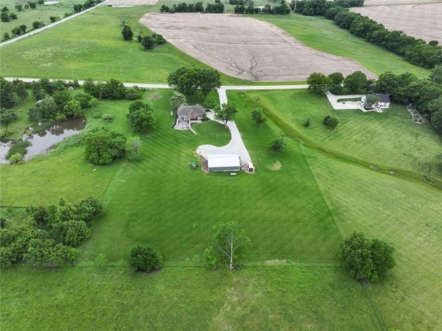 21385 NALL Avenue, Bucyrus, KS 66013