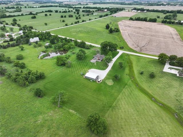 21385 NALL Avenue, Bucyrus, KS 66013