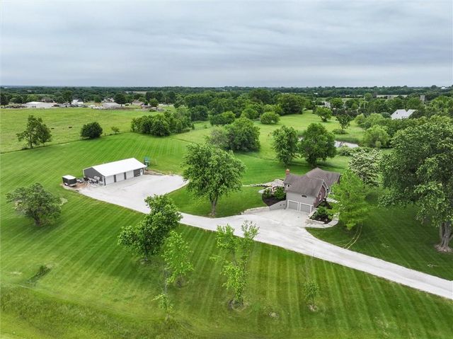 21385 NALL Avenue, Bucyrus, KS 66013