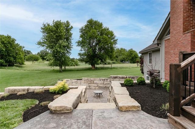 21385 NALL Avenue, Bucyrus, KS 66013