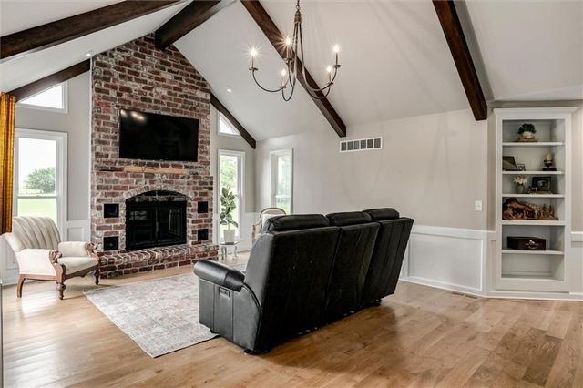 21385 NALL Avenue, Bucyrus, KS 66013