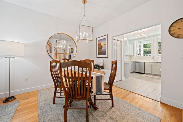 2 Rivers Edge Rd 2, Hull, MA 02045