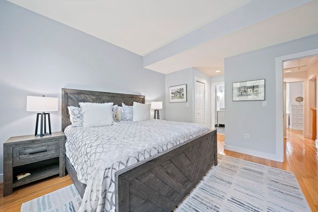 2 Rivers Edge Rd 2, Hull, MA 02045