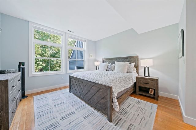 2 Rivers Edge Rd 2, Hull, MA 02045