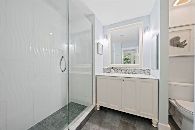 2 Rivers Edge Rd 2, Hull, MA 02045