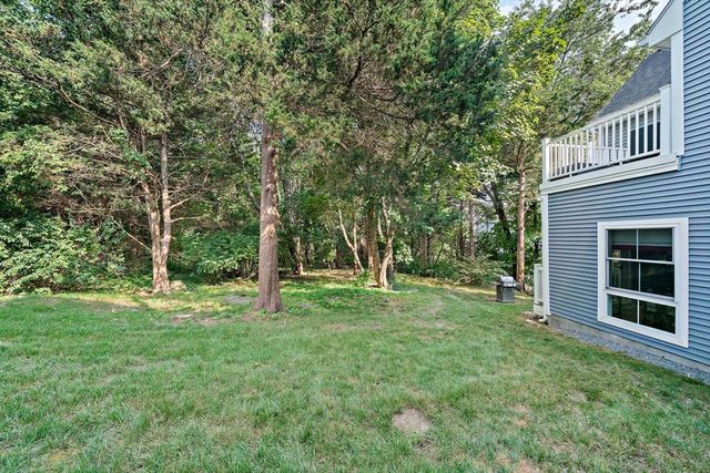 2 Rivers Edge Rd 2, Hull, MA 02045