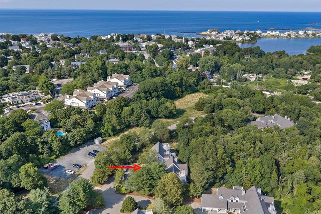 2 Rivers Edge Rd 2, Hull, MA 02045