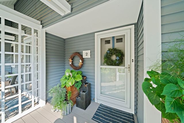 2 Rivers Edge Rd 2, Hull, MA 02045