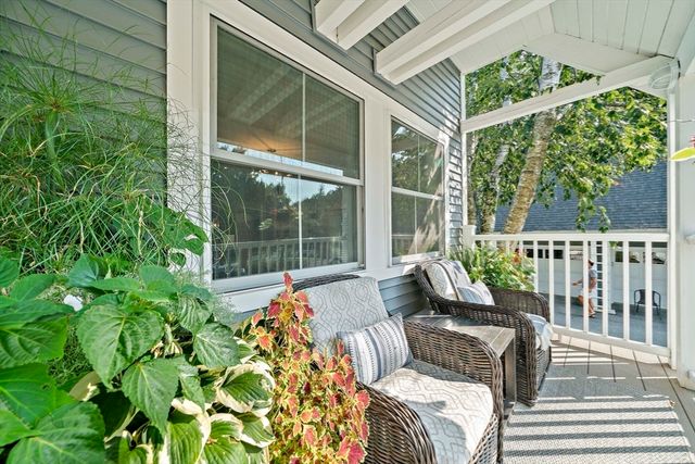 2 Rivers Edge Rd 2, Hull, MA 02045
