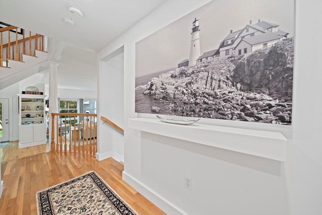 2 Rivers Edge Rd 2, Hull, MA 02045