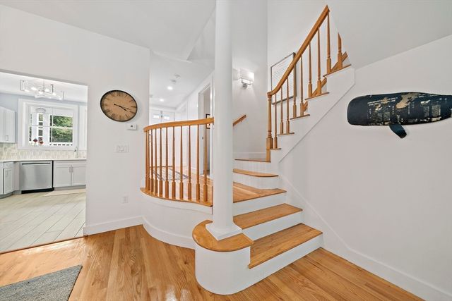 2 Rivers Edge Rd 2, Hull, MA 02045