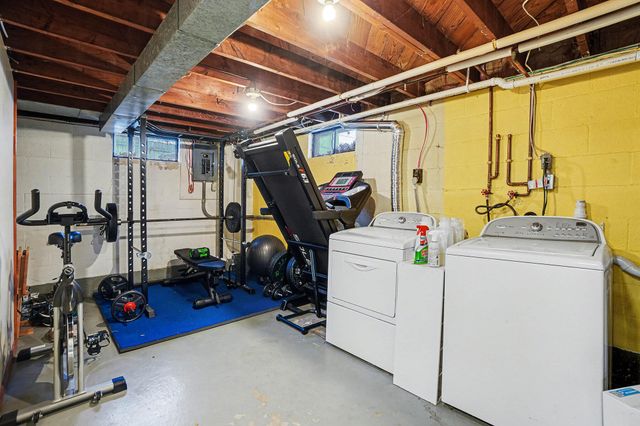 340 4th Avenue, Holland, MI 49424