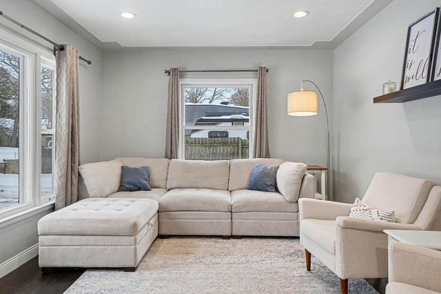 340 4th Avenue, Holland, MI 49424