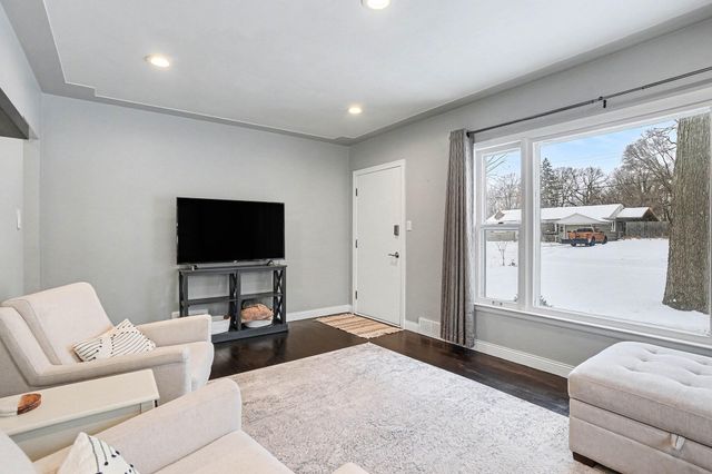 340 4th Avenue, Holland, MI 49424