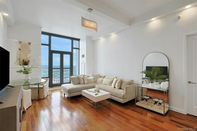 10 City Place 31F, White Plains, NY 10601
