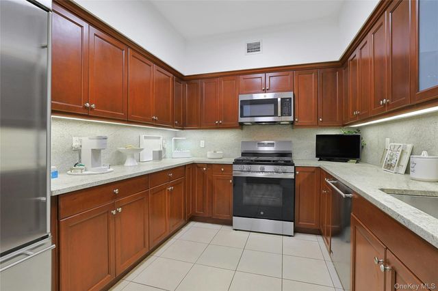 10 City Place 31F, White Plains, NY 10601
