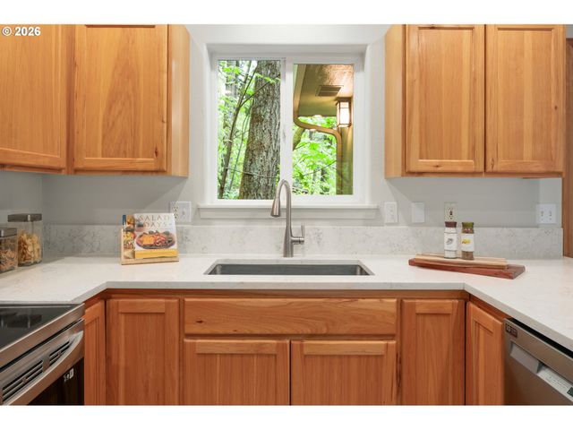 5165 Nectar Way, Eugene, OR 97405