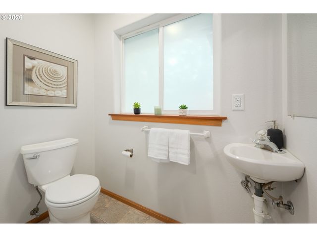 5165 Nectar Way, Eugene, OR 97405