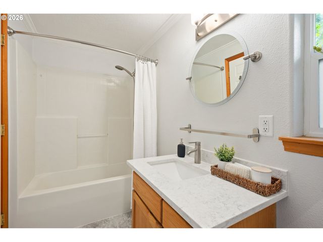 5165 Nectar Way, Eugene, OR 97405