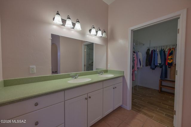 819 N Calle Princesa, Vail, AZ 85641