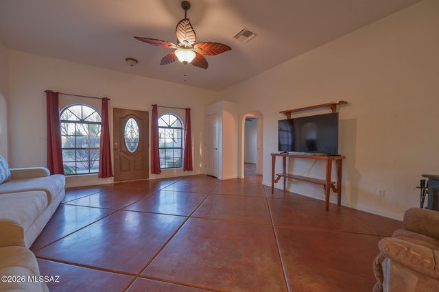 819 N Calle Princesa, Vail, AZ 85641