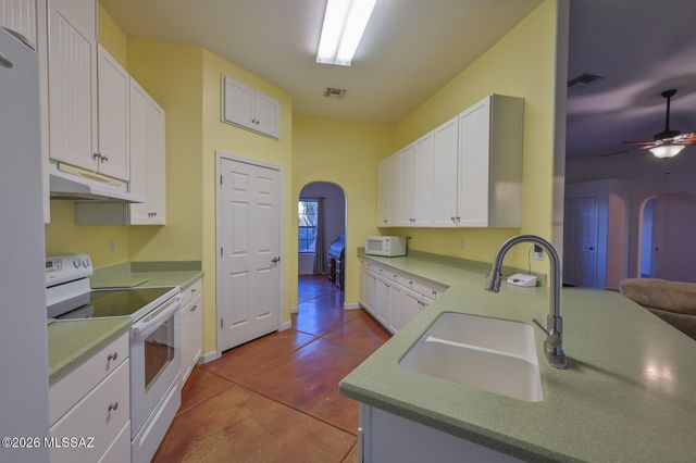 819 N Calle Princesa, Vail, AZ 85641