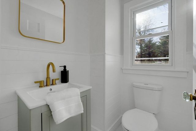 36 Silver St, South Hadley, MA 01075