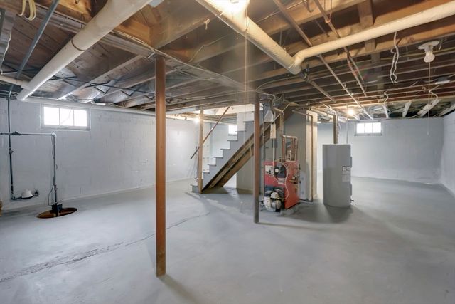 36 Silver St, South Hadley, MA 01075