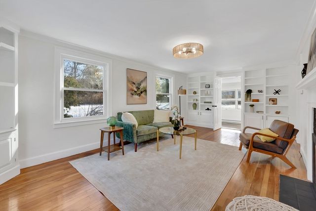 36 Silver St, South Hadley, MA 01075