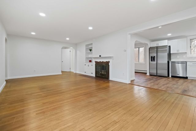 58 Cutler Dr, Framingham, MA 01701