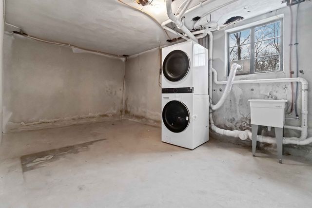 58 Cutler Dr, Framingham, MA 01701