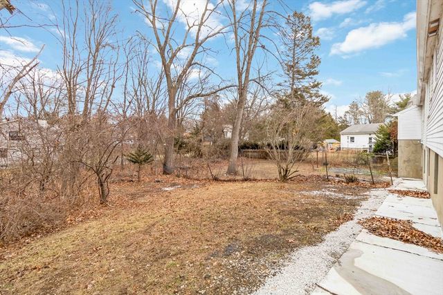 58 Cutler Dr, Framingham, MA 01701