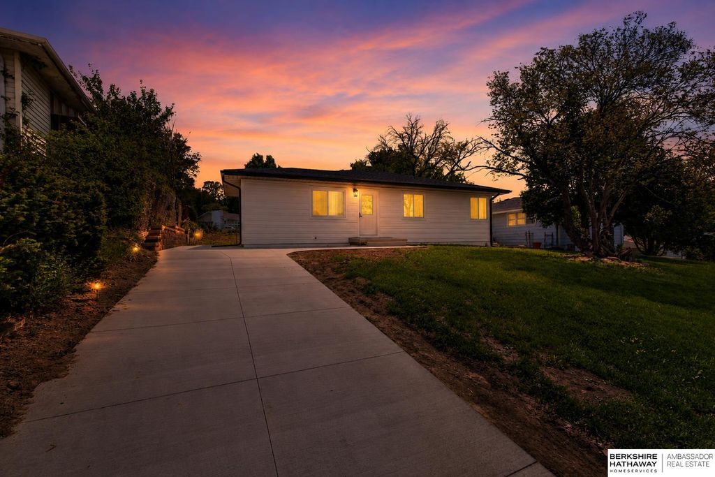 3911 Gertrude Terrace, Bellevue, NE 68147
