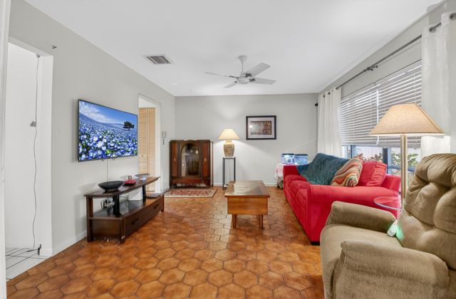 18101 107th Avenue S, Boca Raton, FL 33498