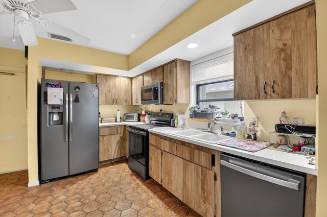 18101 107th Avenue S, Boca Raton, FL 33498