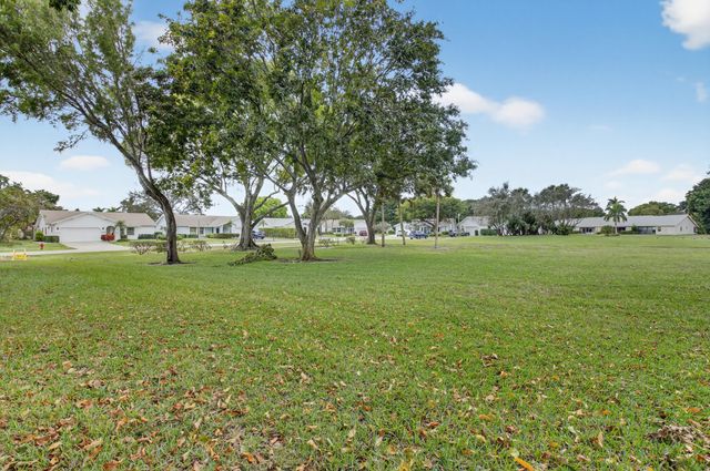 18101 107th Avenue S, Boca Raton, FL 33498