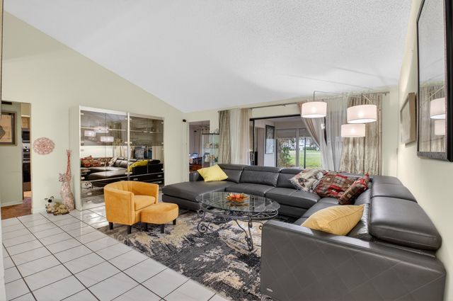 18101 107th Avenue S, Boca Raton, FL 33498