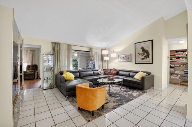 18101 107th Avenue S, Boca Raton, FL 33498