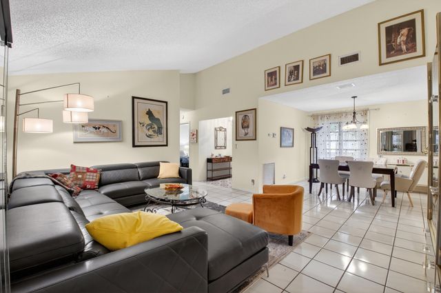 18101 107th Avenue S, Boca Raton, FL 33498