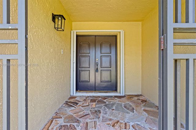 14242 SW 46th Ter, Miami, FL 33175
