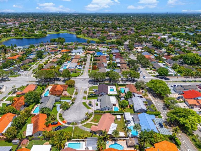 14242 SW 46th Ter, Miami, FL 33175